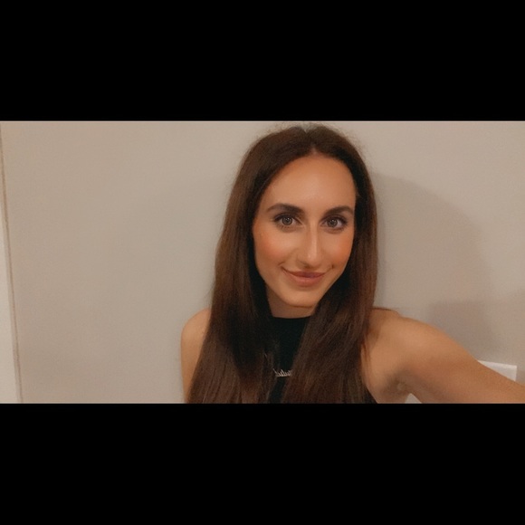 Meet your Posher, Julia - Picture 2 of 10